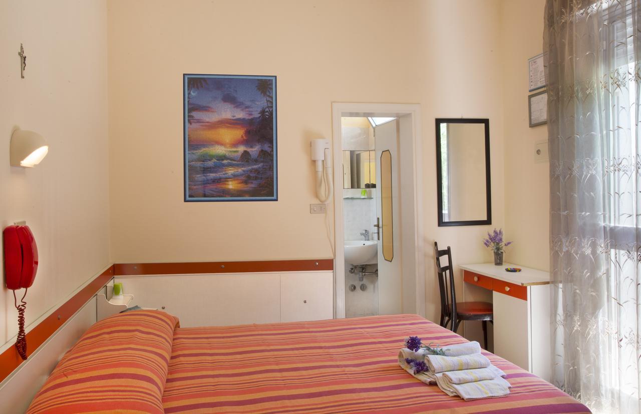Fior Di Loto - Rimini Hotel Екстериор снимка